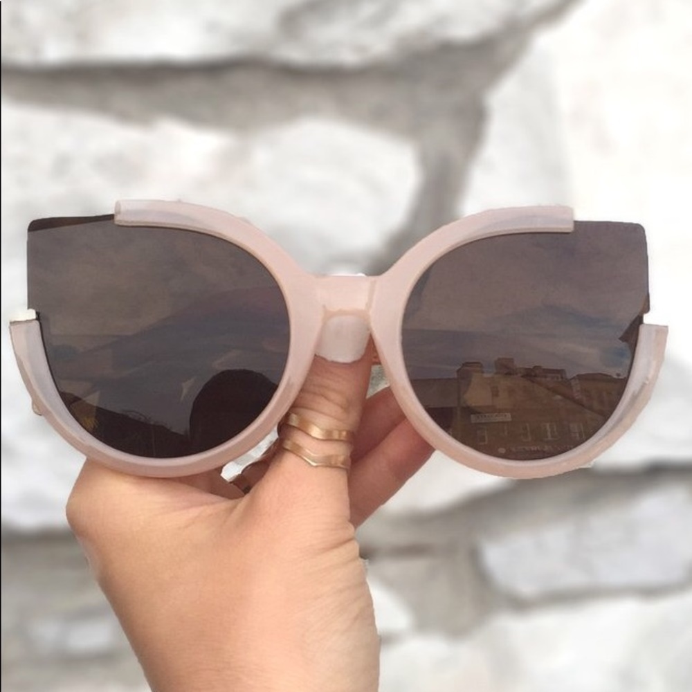 3 Nude Cat-eye Sunglasses | CHLOE | TOPFOXX